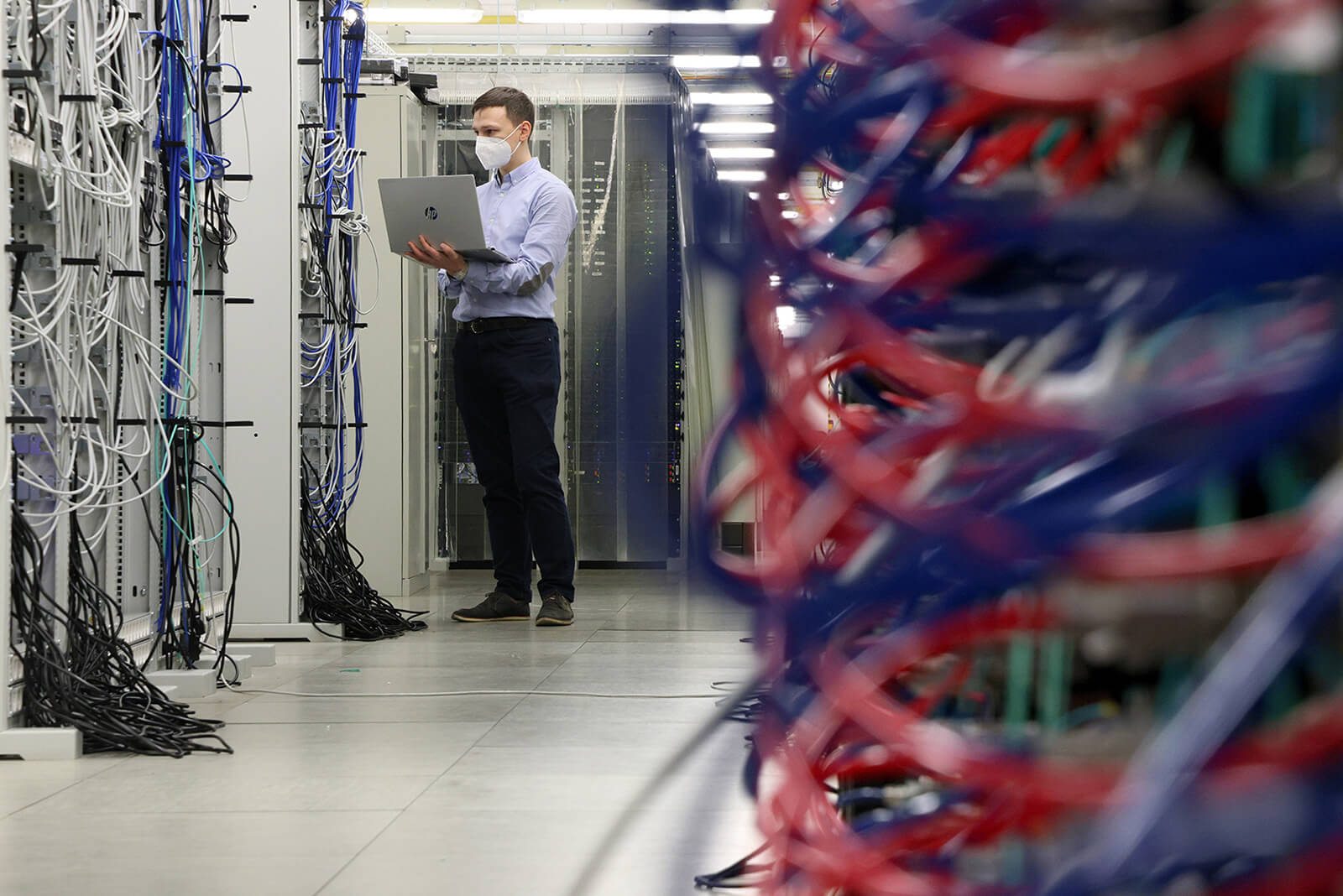 «Коммерсантъ» узнал о возможном дефиците серверных мощностей в госсекторе